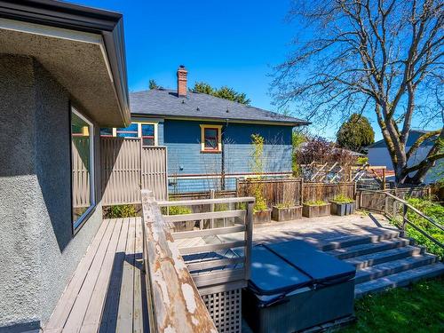 1257 Oakmount Rd, Saanich, BC - Outdoor With Deck Patio Veranda