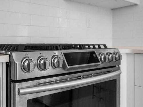 1257 Oakmount Rd, Saanich, BC - Indoor Photo Showing Kitchen