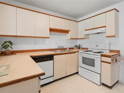 47-1287 Verdier Ave, Central Saanich, BC - Indoor Photo Showing Kitchen With Double Sink
