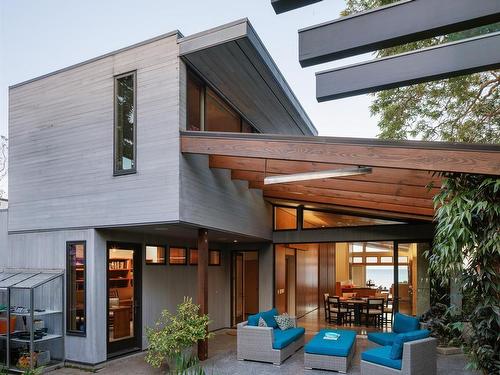 2570 Esplanade, Oak Bay, BC - Outdoor With Deck Patio Veranda With Exterior
