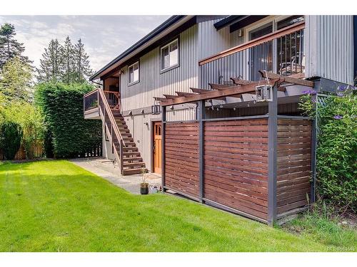 7031 Con-Ada Rd, Central Saanich, BC - Outdoor