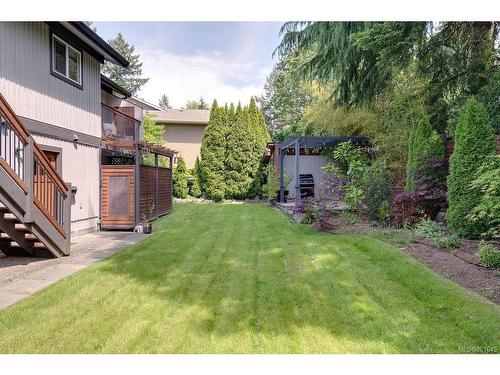 7031 Con-Ada Rd, Central Saanich, BC - Outdoor