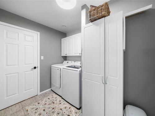 181 River Rd, Lake Cowichan, BC - Indoor Photo Showing Laundry Room