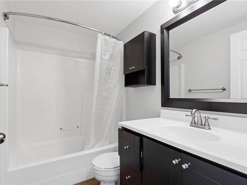 202-315 Hecate St, Nanaimo, BC - Indoor Photo Showing Bathroom