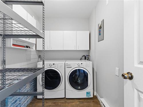202-315 Hecate St, Nanaimo, BC - Indoor Photo Showing Laundry Room