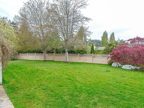 4678 Sunnymead Way, Saanich, BC - Outdoor