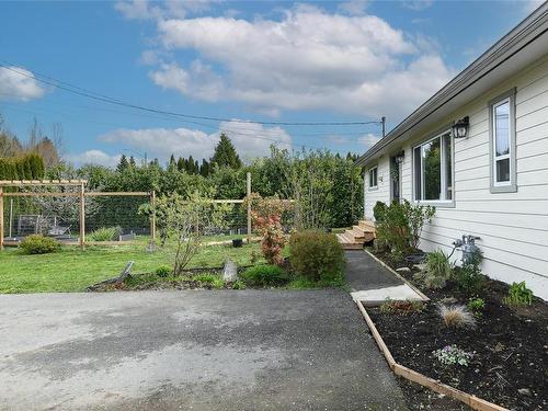 1380 Cumberland Rd, Courtenay, BC - Outdoor