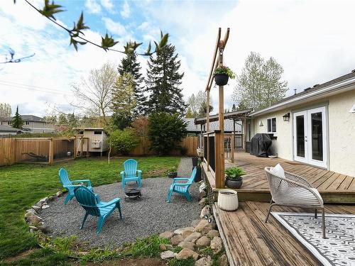 1380 Cumberland Rd, Courtenay, BC - Outdoor With Deck Patio Veranda With Backyard