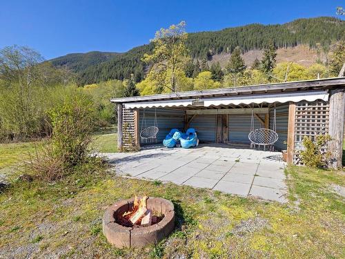 11464 Youbou Rd, Youbou, BC - Outdoor