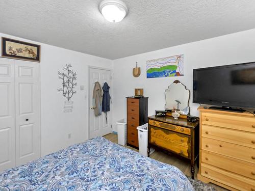 36-211 Madill Rd, Lake Cowichan, BC - Indoor Photo Showing Bedroom