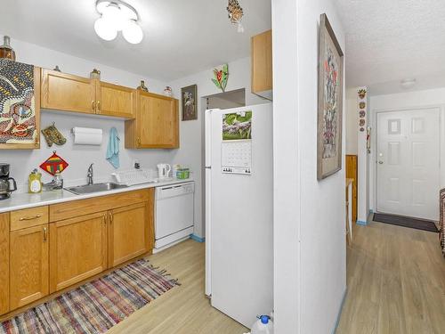 36-211 Madill Rd, Lake Cowichan, BC - Indoor Photo Showing Kitchen
