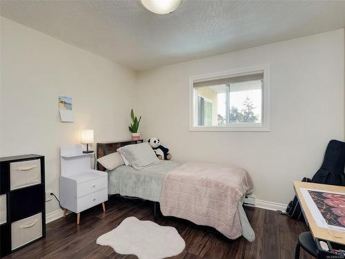 3055 Albany St, Saanich, BC - Indoor Photo Showing Bedroom
