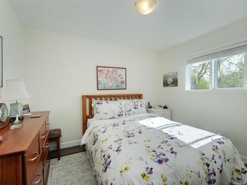 3055 Albany St, Saanich, BC - Indoor Photo Showing Bedroom