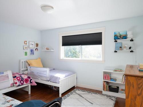 8550 Bourne Terr, North Saanich, BC - Indoor Photo Showing Bedroom