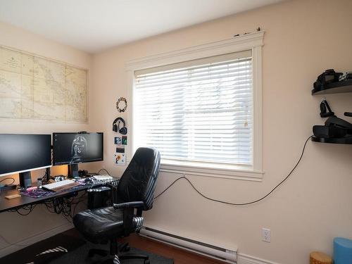 8550 Bourne Terr, North Saanich, BC - Indoor Photo Showing Office
