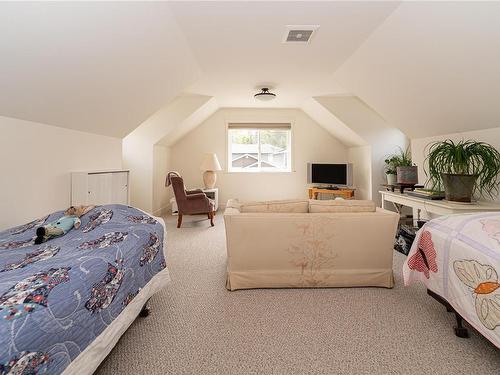 1811 Vee Rd, Cowichan Bay, BC - Indoor Photo Showing Bedroom