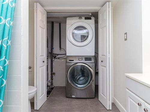 37 Morgan Pl, Nanaimo, BC - Indoor Photo Showing Laundry Room