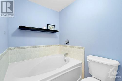 14 Briston Private, Ottawa, ON - Indoor Photo Showing Bathroom