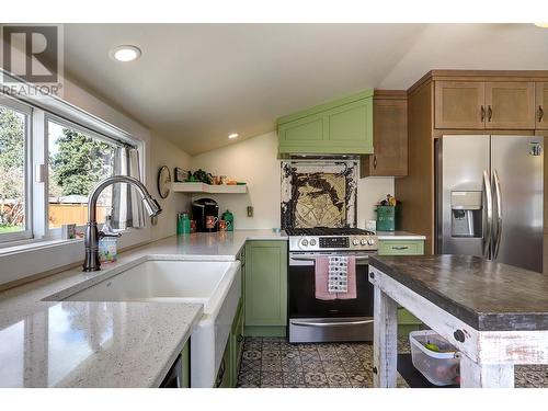 2915 Patterson Street, Armstrong, BC - Indoor Photo Showing Kitchen