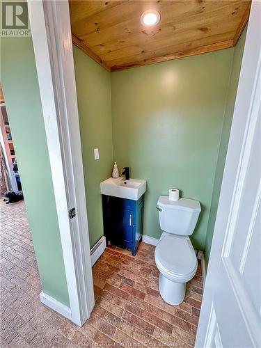 395 Principal St, Memramcook, NB - Indoor Photo Showing Bathroom