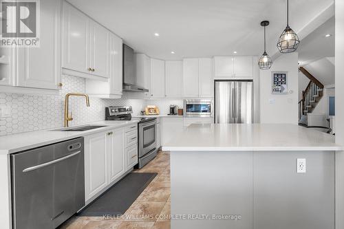 46 Topaz St, Hamilton, ON - Indoor Photo Showing Kitchen With Upgraded Kitchen