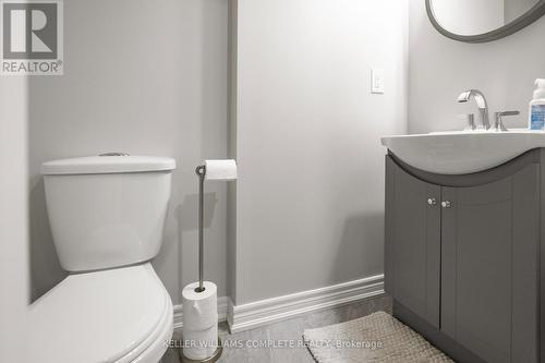 46 Topaz St, Hamilton, ON - Indoor Photo Showing Bathroom