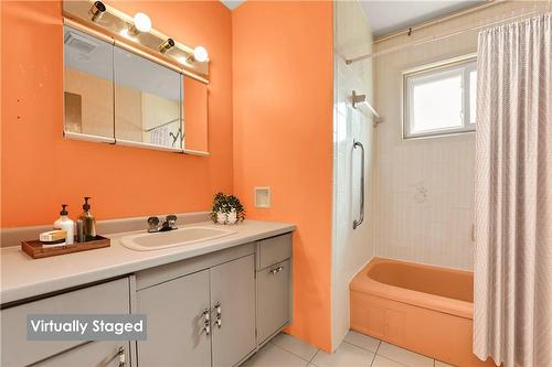 20 Burfield Avenue, Hamilton, ON - Indoor Photo Showing Bathroom