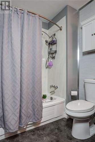 89 Plumtree Crescent, Sudbury, ON - Indoor Photo Showing Bathroom