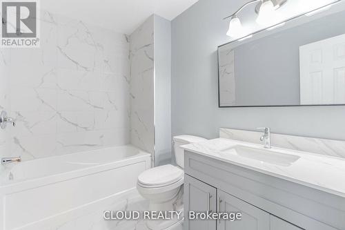 42 - 11 Harrisford Street, Hamilton, ON - Indoor Photo Showing Bathroom