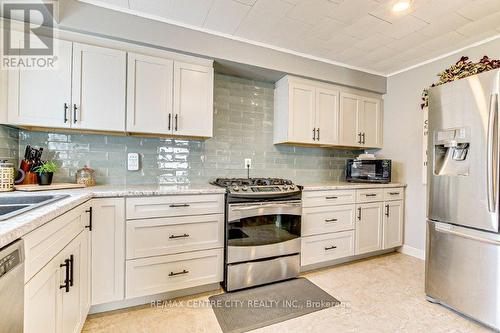 47 Hemlock St, St. Thomas, ON - Indoor Photo Showing Kitchen With Upgraded Kitchen