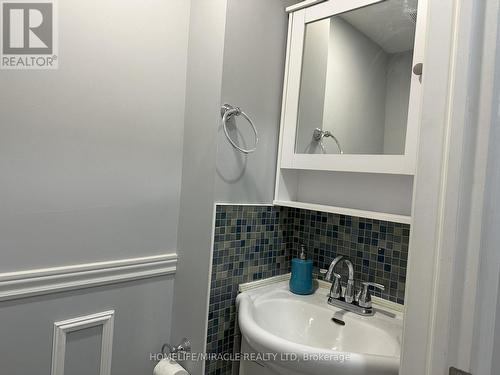 26 Fraser Avenue, Hamilton, ON - Indoor Photo Showing Bathroom