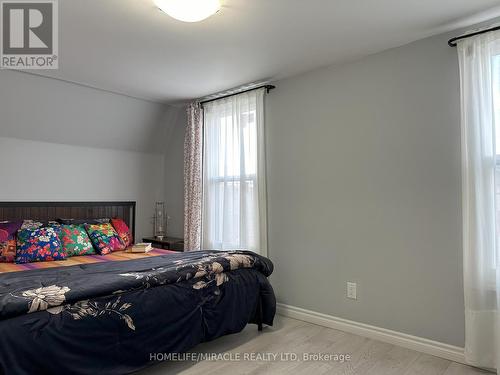 26 Fraser Avenue, Hamilton, ON - Indoor Photo Showing Bedroom