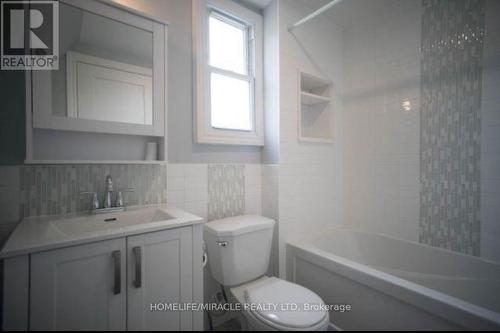 26 Fraser Ave, Hamilton, ON - Indoor Photo Showing Bathroom