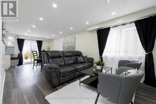 64 Melran Dr, Cambridge, ON - Indoor Photo Showing Living Room