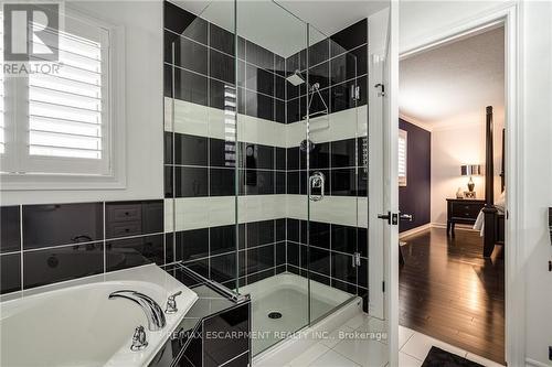 70 Stoneglen Way, Hamilton, ON - Indoor Photo Showing Bathroom