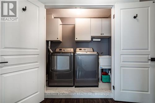 70 Stoneglen Way, Hamilton, ON - Indoor Photo Showing Laundry Room