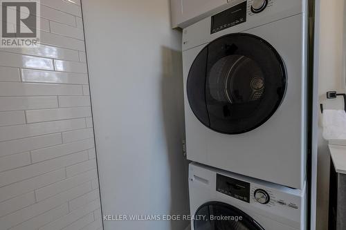 5 Florence St, Hamilton, ON - Indoor Photo Showing Laundry Room