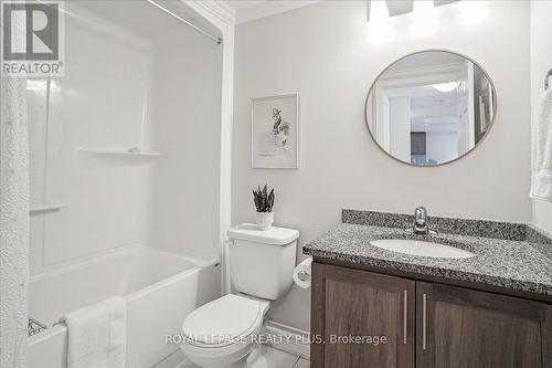 308 - 45 Kingsbury Square, Guelph, ON - Indoor Photo Showing Bathroom