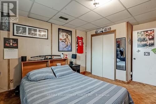 10 Margaret Street, Hamilton, ON - Indoor Photo Showing Bedroom