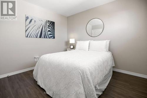 130 Winchester Blvd, Hamilton, ON - Indoor Photo Showing Bedroom