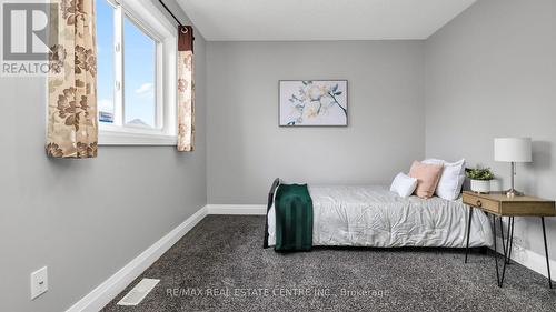 91 Marriott Place, Brant, ON - Indoor Photo Showing Bedroom