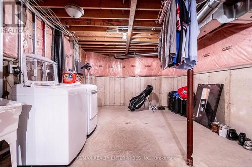 425 Autumn Cres, Welland, ON - Indoor Photo Showing Laundry Room