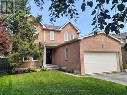 54 ROYALEDGE WAY  Hamilton, ON L8B 0H4