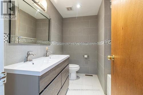 1047 Yankee Line, Smith-Ennismore-Lakefield, ON - Indoor Photo Showing Bathroom