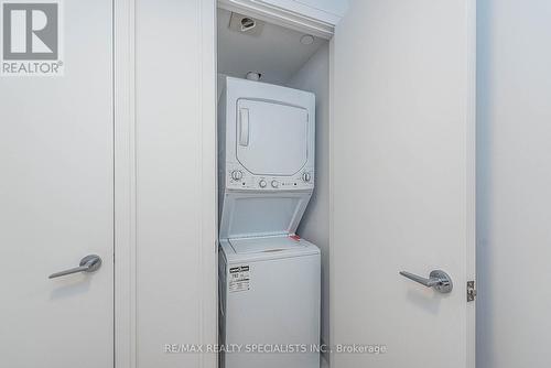 #305 -1 Jarvis St, Hamilton, ON - Indoor Photo Showing Laundry Room