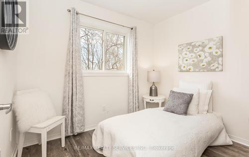 #168 -40 Maple Ave, Halton Hills, ON - Indoor Photo Showing Bedroom