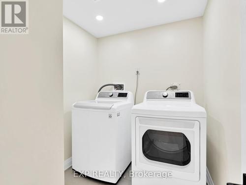 2746 Hollington Cres, Mississauga, ON - Indoor Photo Showing Laundry Room