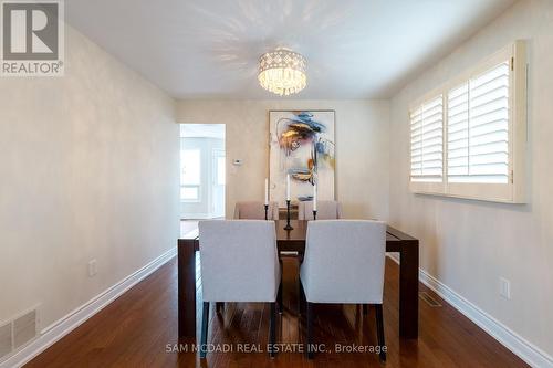 160 Tuscadero Cres, Mississauga, ON - Indoor Photo Showing Dining Room