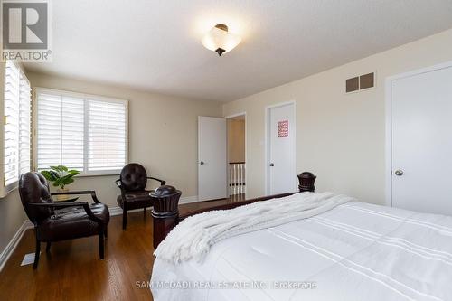 160 Tuscadero Cres, Mississauga, ON - Indoor Photo Showing Bedroom