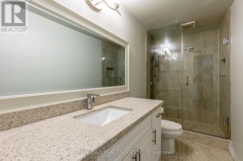 160 Tuscadero Cres, Mississauga, ON - Indoor Photo Showing Bathroom